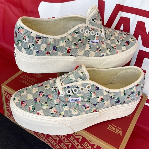 Vans Authentic Stac
(Woven) Floral/Multi
VNOA5KXXAZA
WMNS sneakers - Platforms - Picture 10 of 16